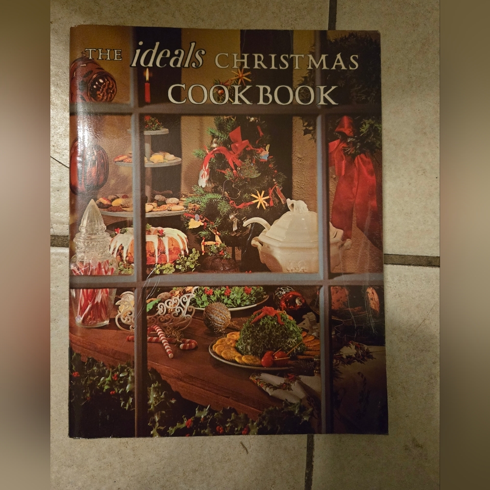 IDEALS CHRISTMAS COOKBOOK - 1975 - PAPERBACK